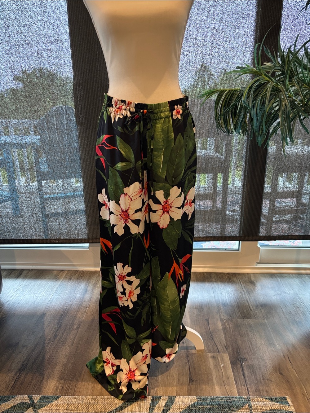 Lauren Ralph Lauren Black Floral Hawaiian print pants
